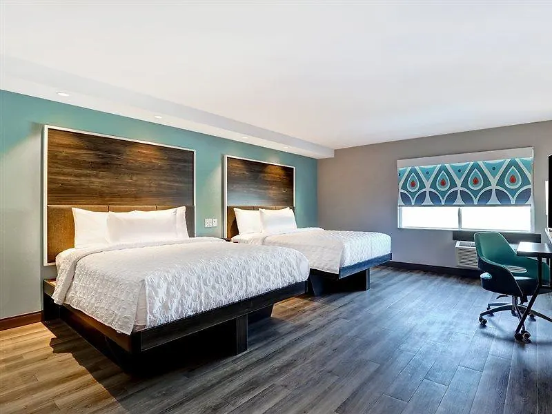 Tru By Hilton Edmonton Windermere Hotel