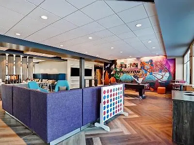 Tru By Hilton Edmonton Windermere