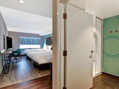 Hotel Tru By Hilton Edmonton Windermere